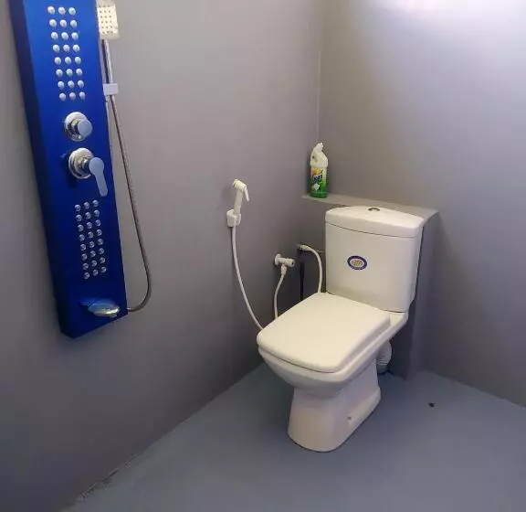 Thomas Hostel