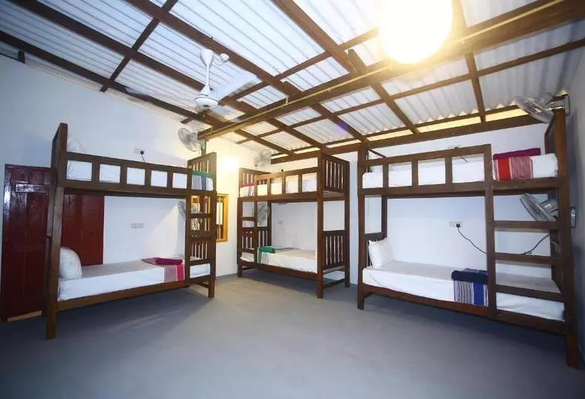 Thomas Hostel