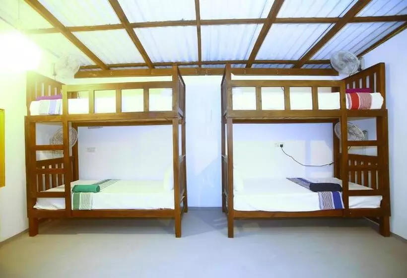 Thomas Hostel