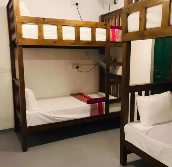 Thomas Hostel