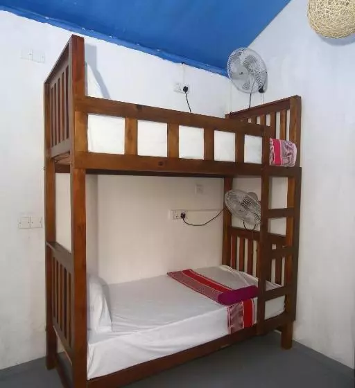 Thomas Hostel