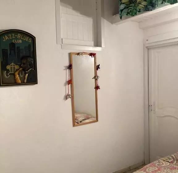 تختخواب و صبحانه La Coccinelle