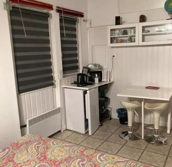 تختخواب و صبحانه La Coccinelle