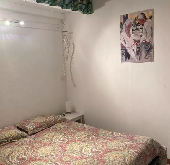 تختخواب و صبحانه La Coccinelle