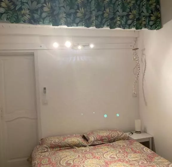 تختخواب و صبحانه La Coccinelle