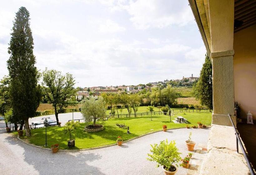 Farmhouse With Swimming Pool Surrounded By Greenery Just 20 Minutes From Arezzo