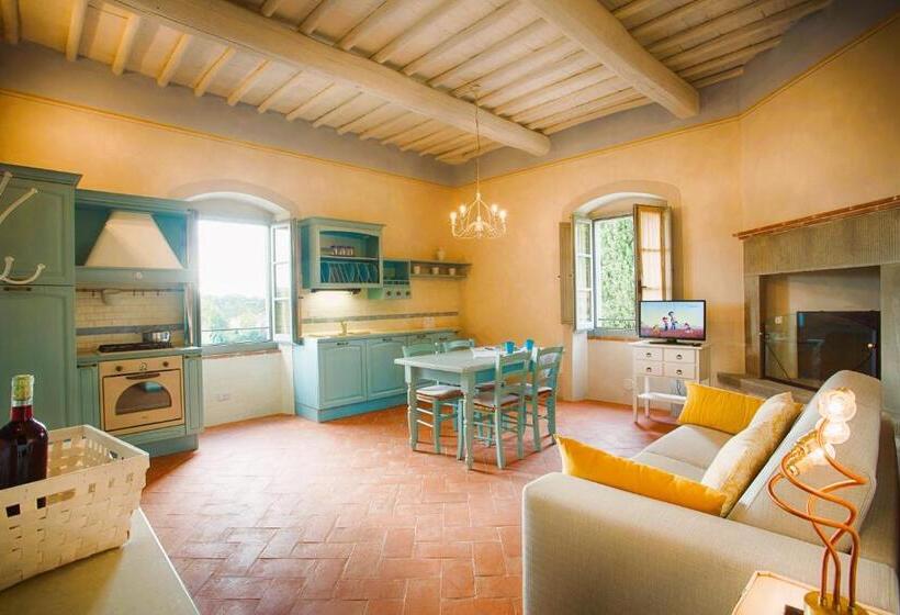 Farmhouse With Swimming Pool Surrounded By Greenery Just 20 Minutes From Arezzo
