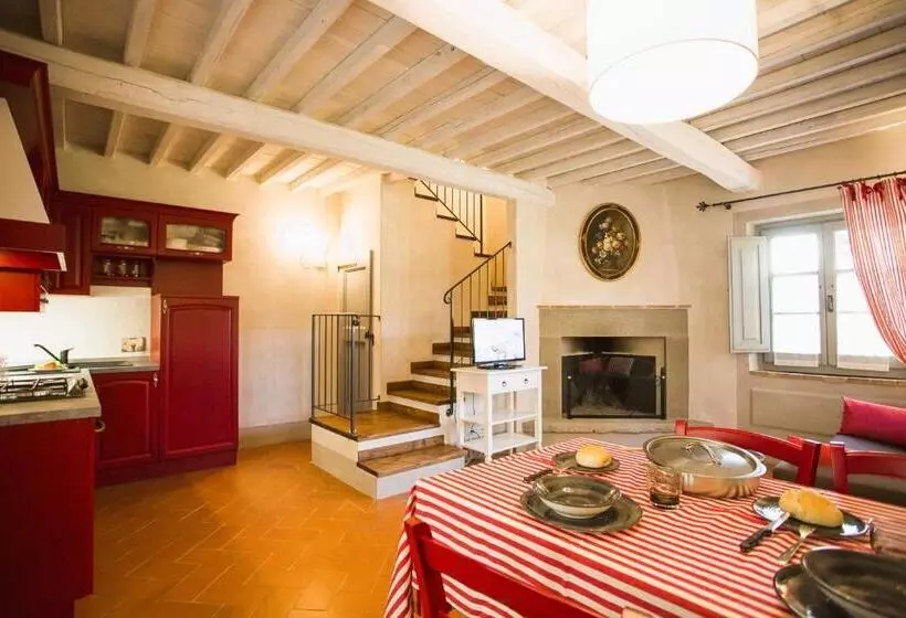 Farmhouse With Swimming Pool Surrounded By Greenery Just 20 Minutes From Arezzo