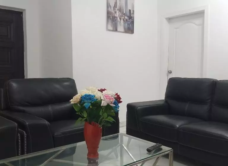 ホテル Adwoa Asantewaa Memorial
