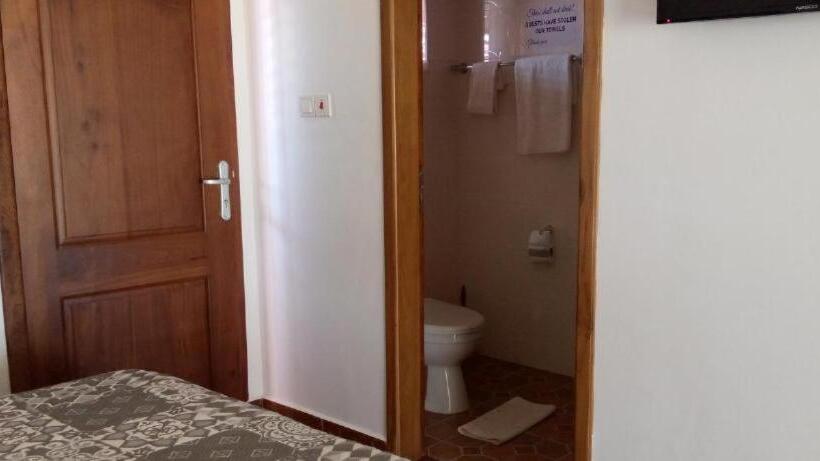 فندق Adwoa Asantewaa Memorial