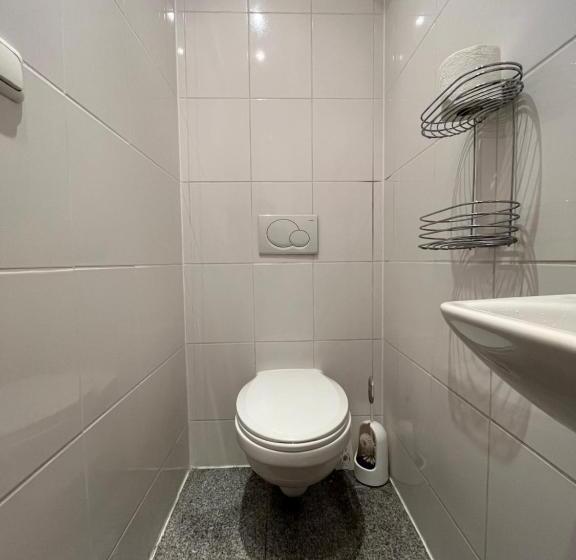 فندق Budget Rooms Just For Sleeping   Digital Access