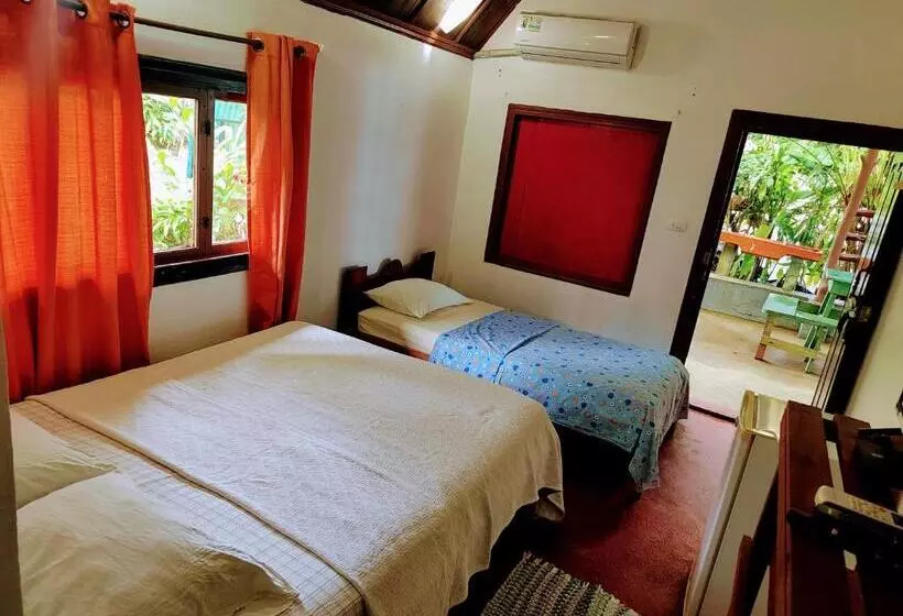 ホテル Cabinas Las Palmas