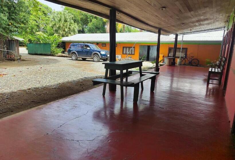 ホテル Cabinas Las Palmas