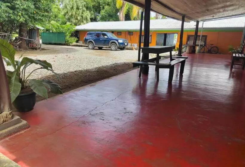 ホテル Cabinas Las Palmas