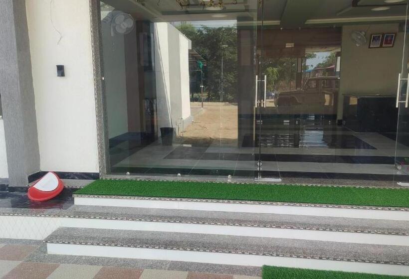 Hotel Chandar Palace