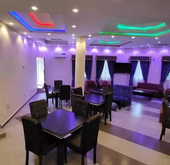هتل M View