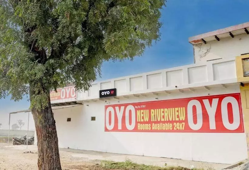 ホテル Oyo New River View