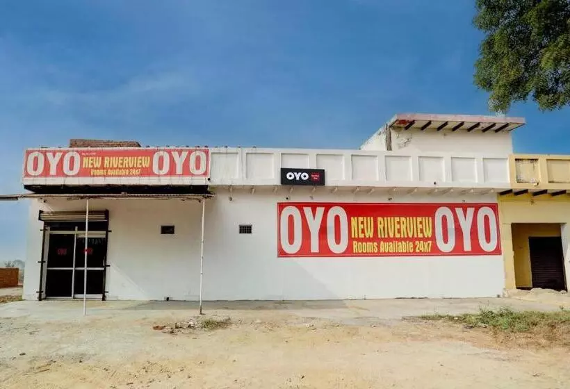 ホテル Oyo New River View