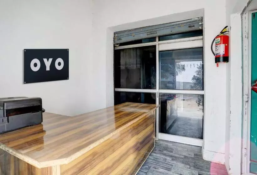ホテル Oyo New River View