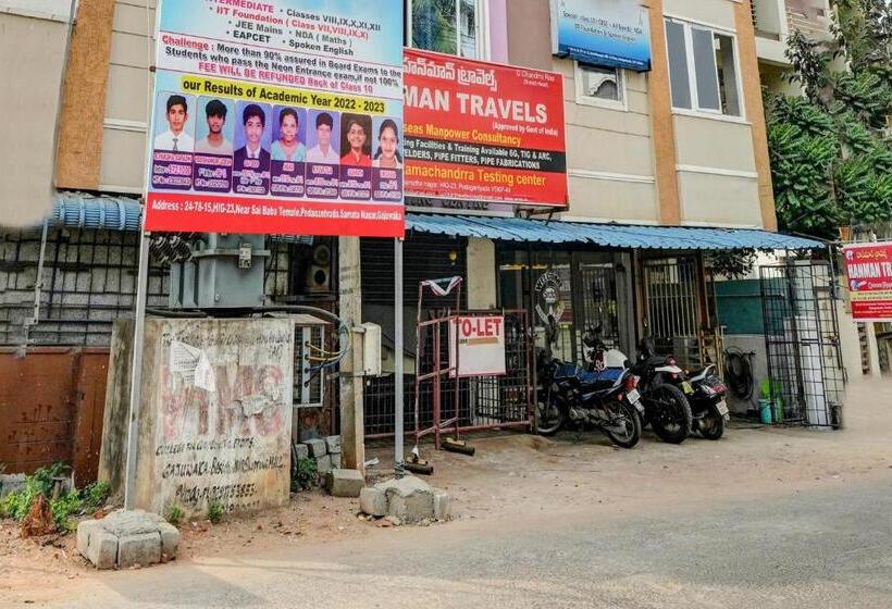 בית מלון כפרי Oyo Sri Rama Chandra Grand