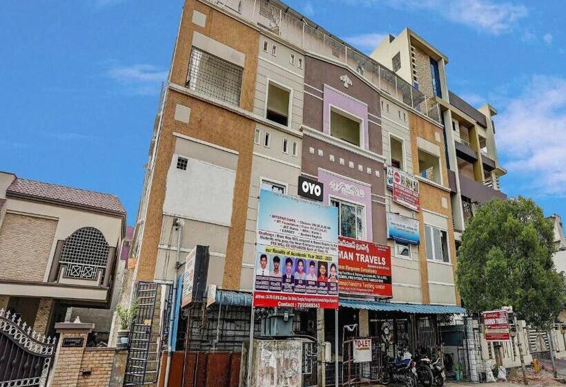 בית מלון כפרי Oyo Sri Rama Chandra Grand