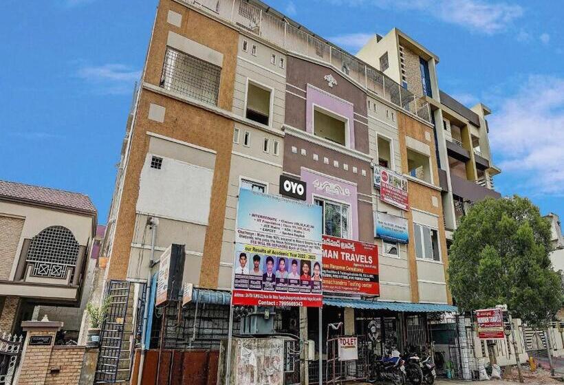 בית מלון כפרי Oyo Sri Rama Chandra Grand