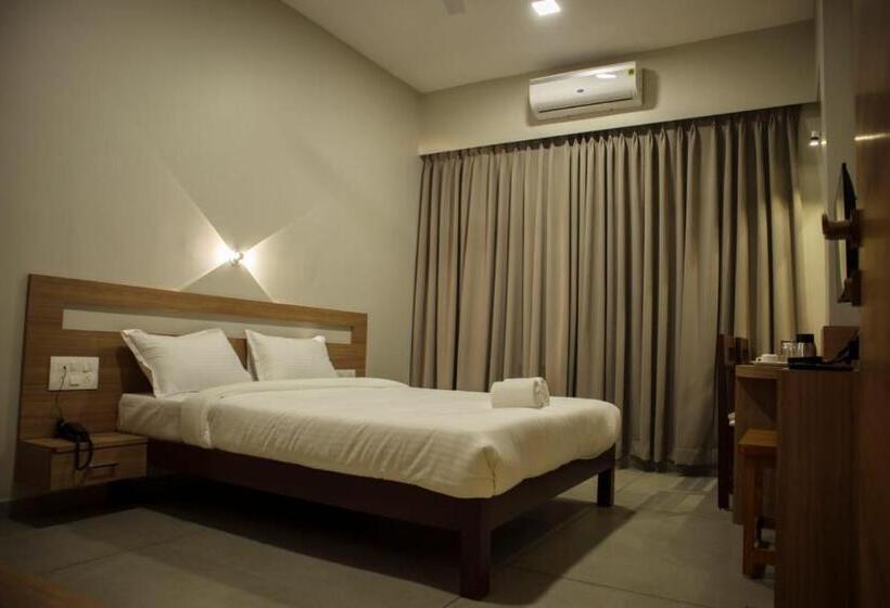 Отель Upper Deck,kankavli