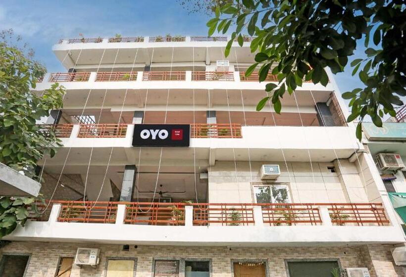 Oyo Flagship Hotel 1090