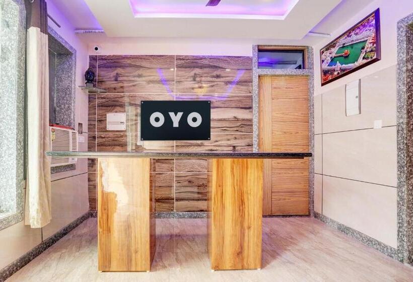 Oyo Flagship Hotel 1090