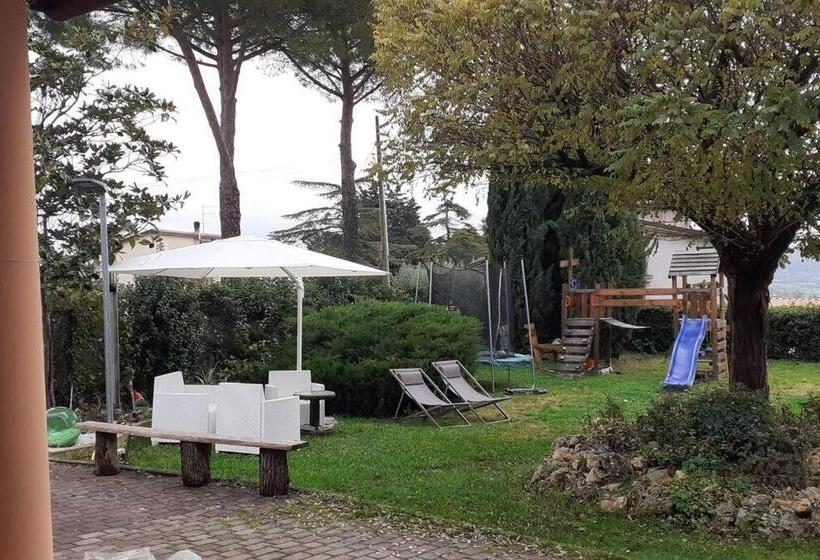 پانسیون Camera Privata In Villa Con Ingresso Indipendente E Grande Giardino