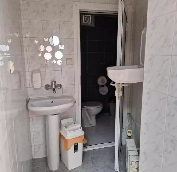 ペンション Lambo S Corner Varna   Guest Rooms