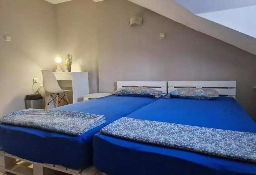 ペンション Lambo S Corner Varna   Guest Rooms