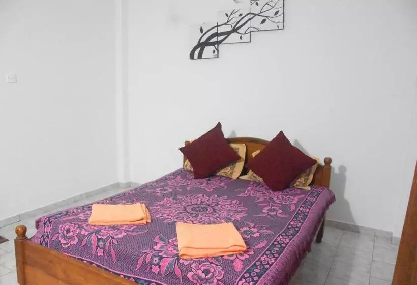 ペンション Maharagama Shehan