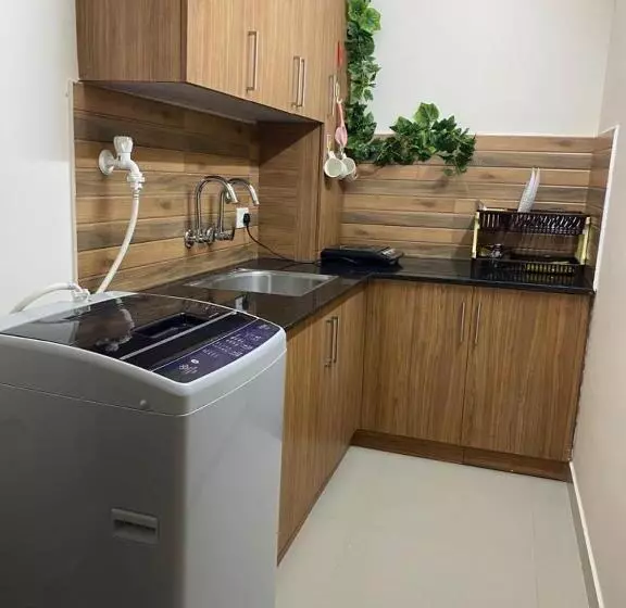 ペンション Malabar Apartment