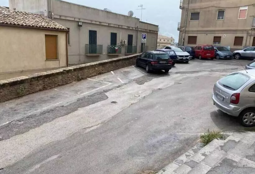 پانسیون Room In B&b   The Staircase   Caltagirone