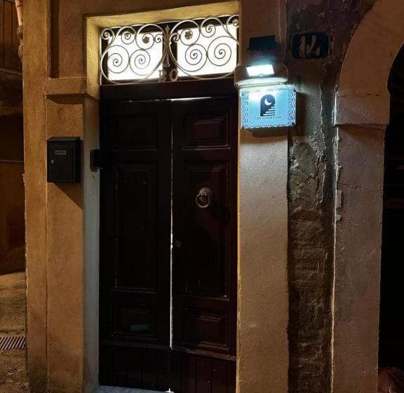 膳宿费 Room In B&b   The Staircase   Caltagirone