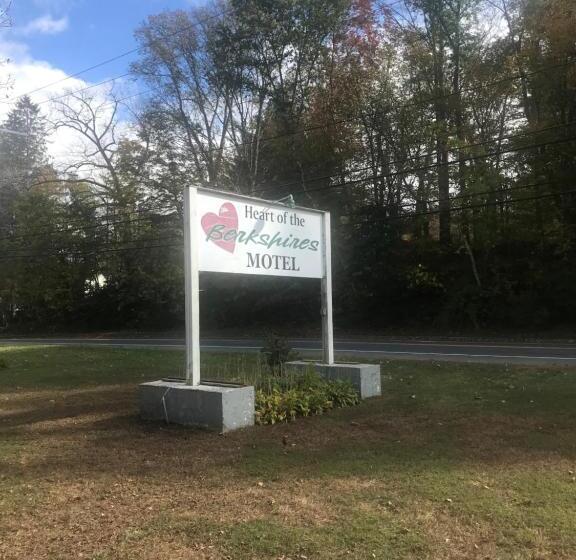 Heart Of The Berkshires Motel