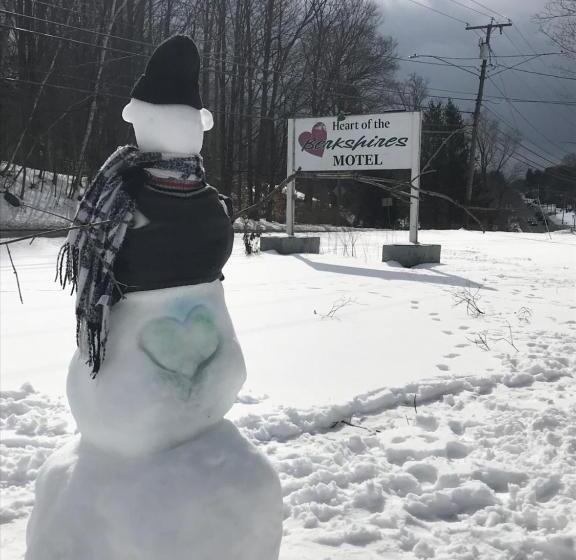 Heart Of The Berkshires Motel