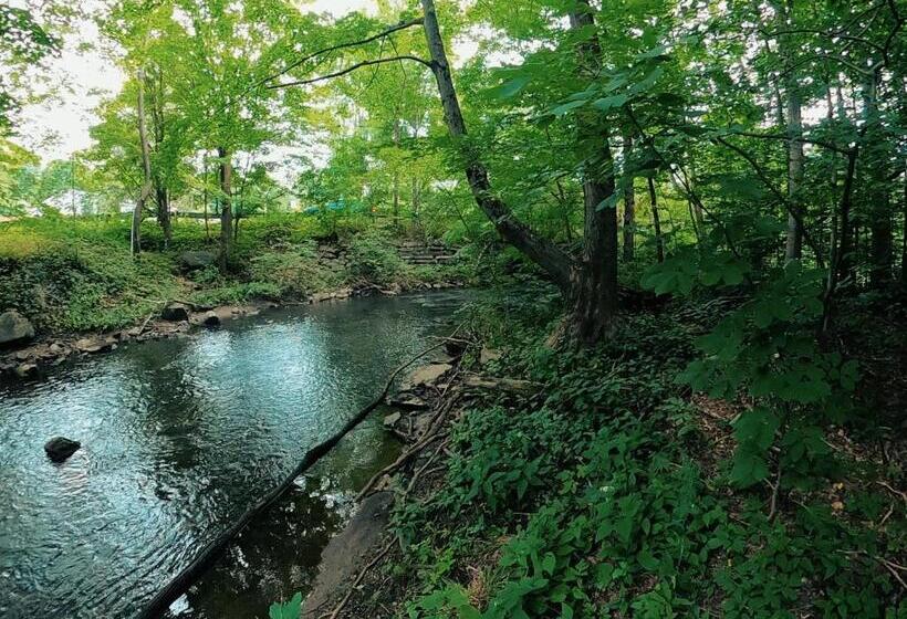 Heart Of The Berkshires Motel