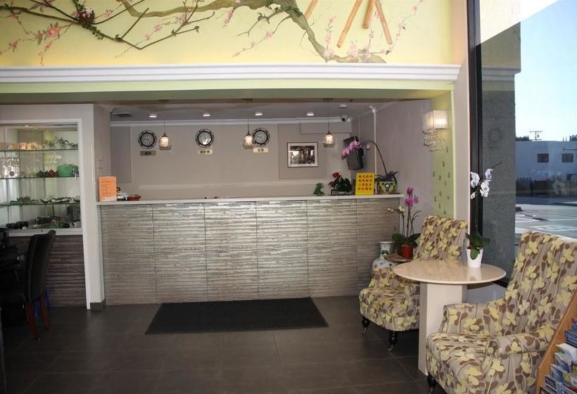 هتل Ambassador Inn Alhambra