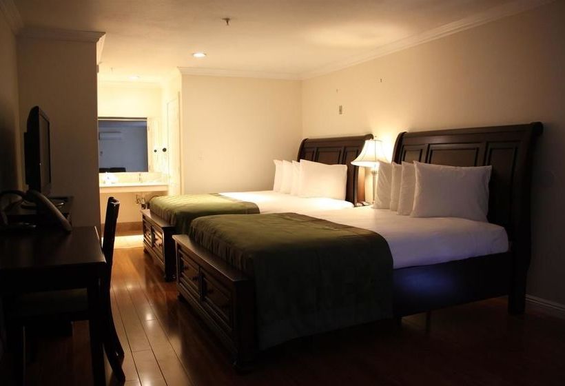 هتل Ambassador Inn Alhambra