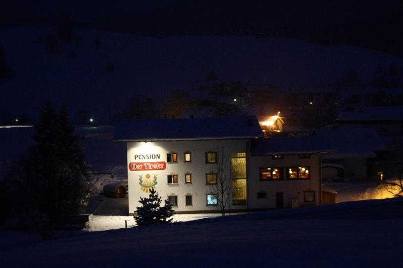 ホテル Bed & Breakfast Der Tiroler