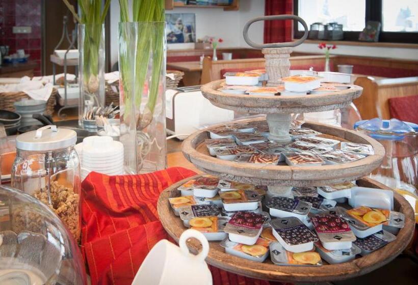 ホテル Bed & Breakfast Der Tiroler