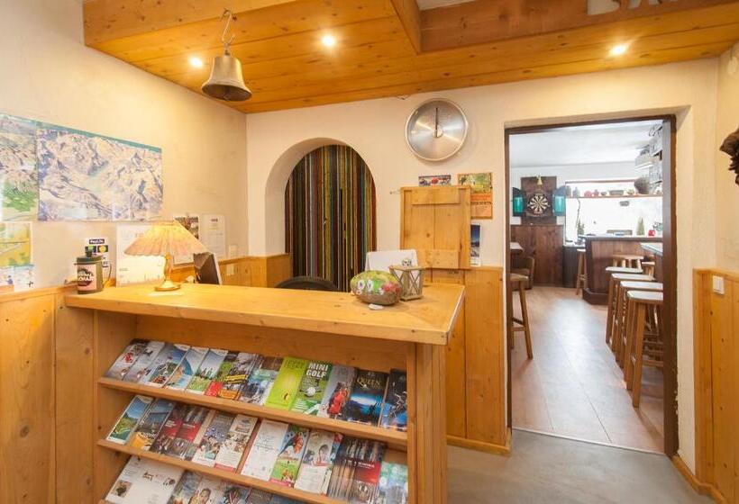 ホテル Bed & Breakfast Der Tiroler