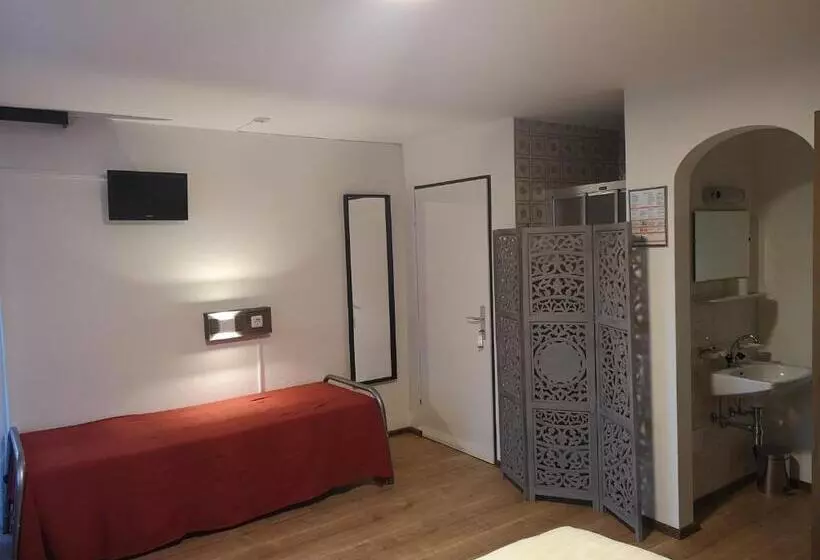 Hotelli Bed & Breakfast Der Tiroler