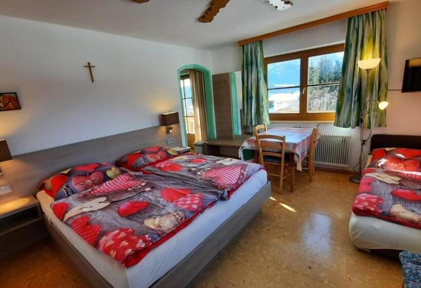 ホテル Biohof Haus Wieser