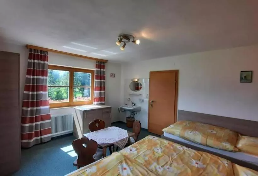 هتل Biohof Haus Wieser