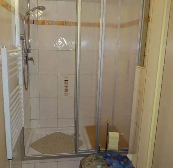 هتل Biohof Haus Wieser