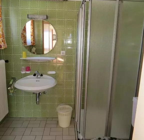هتل Biohof Haus Wieser