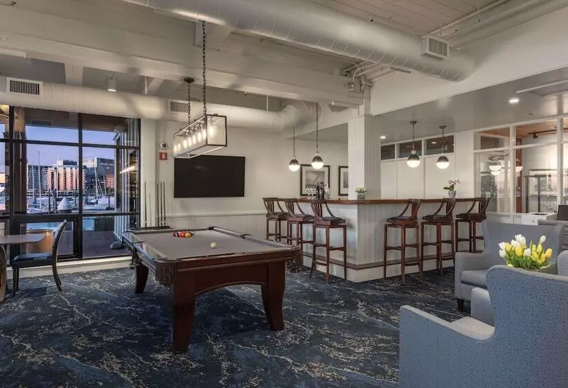 هتل Boston Yacht Haven